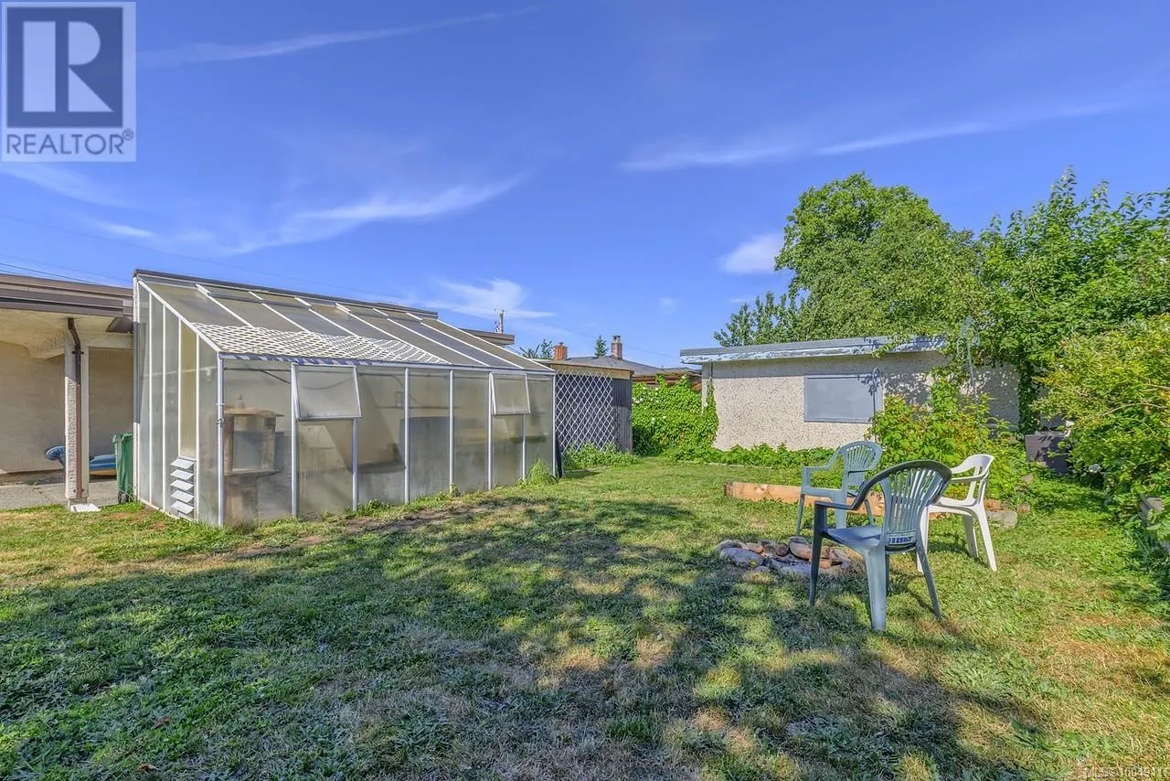 1212 Waddington Rd