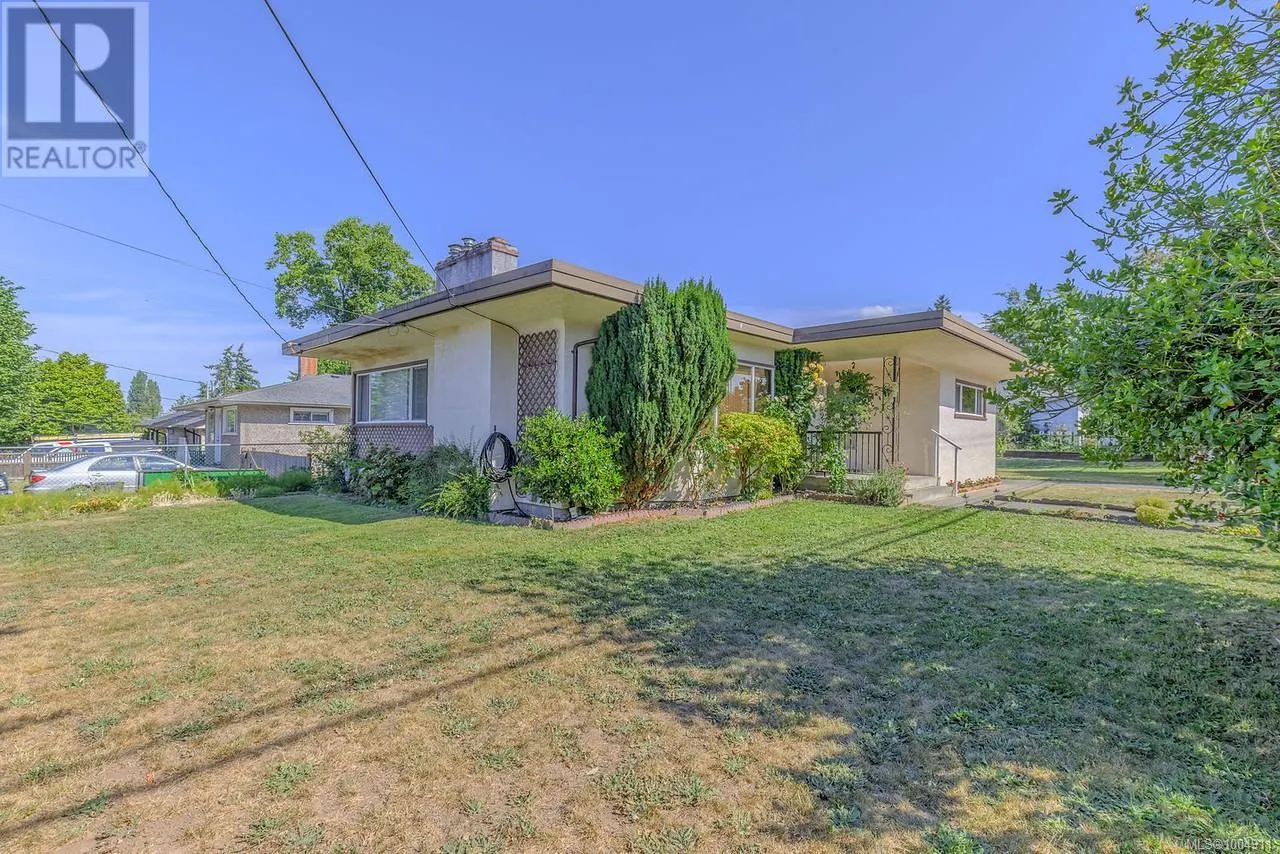 1212 Waddington Rd