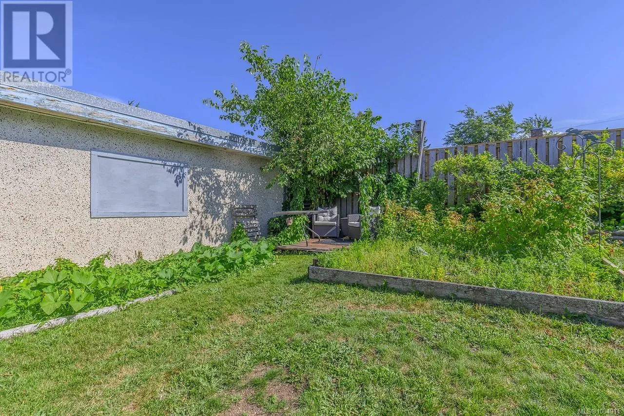 1212 Waddington Rd