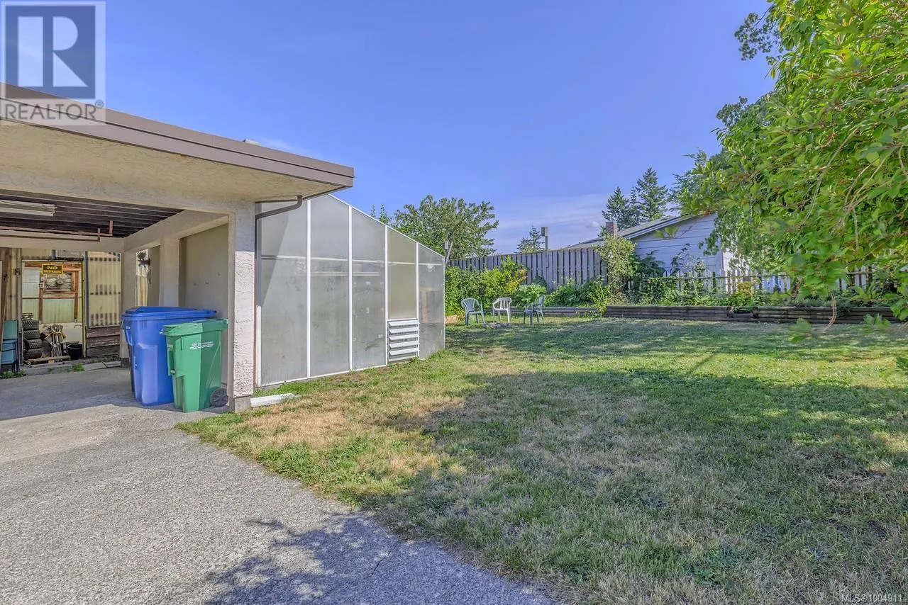 1212 Waddington Rd