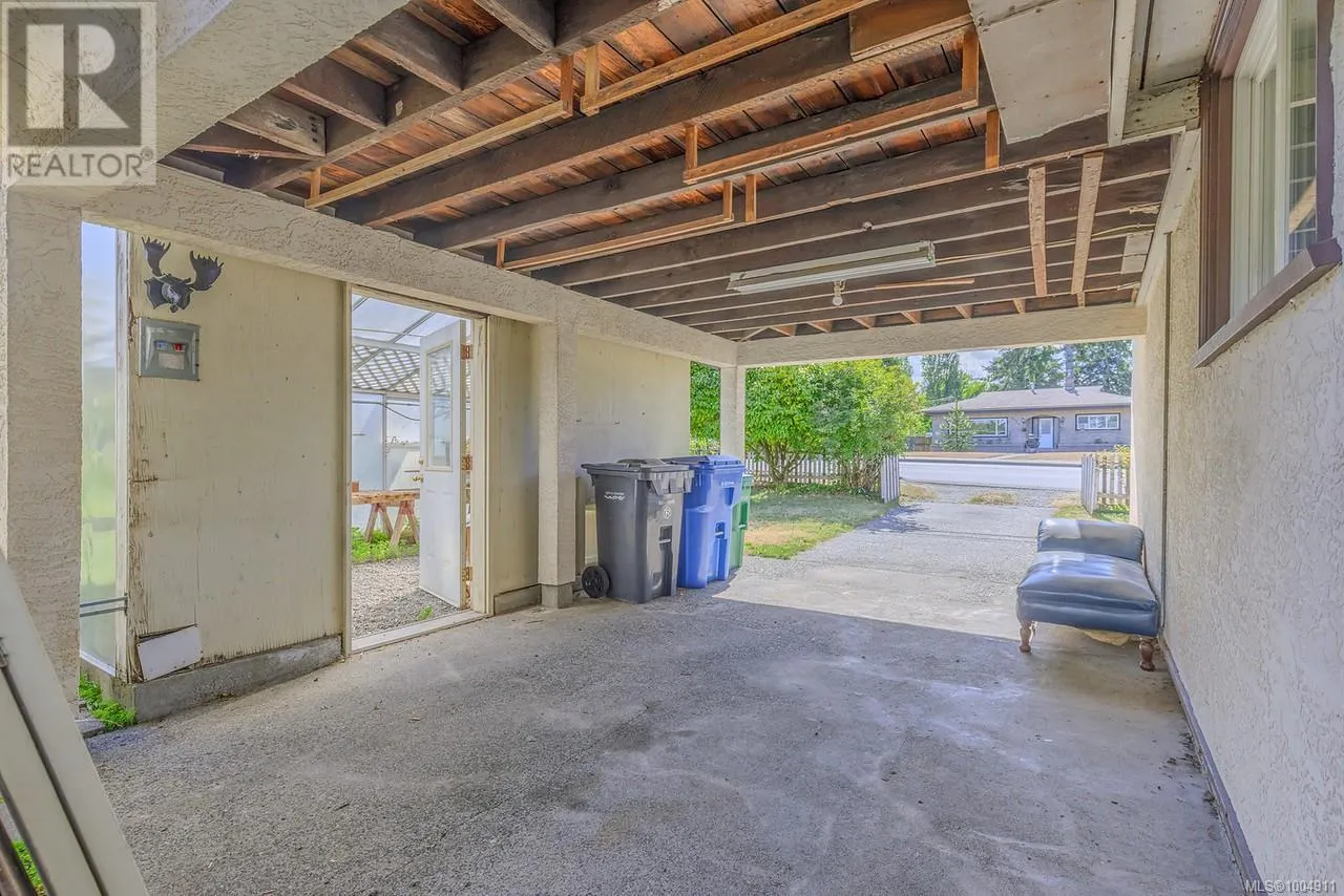 1212 Waddington Rd