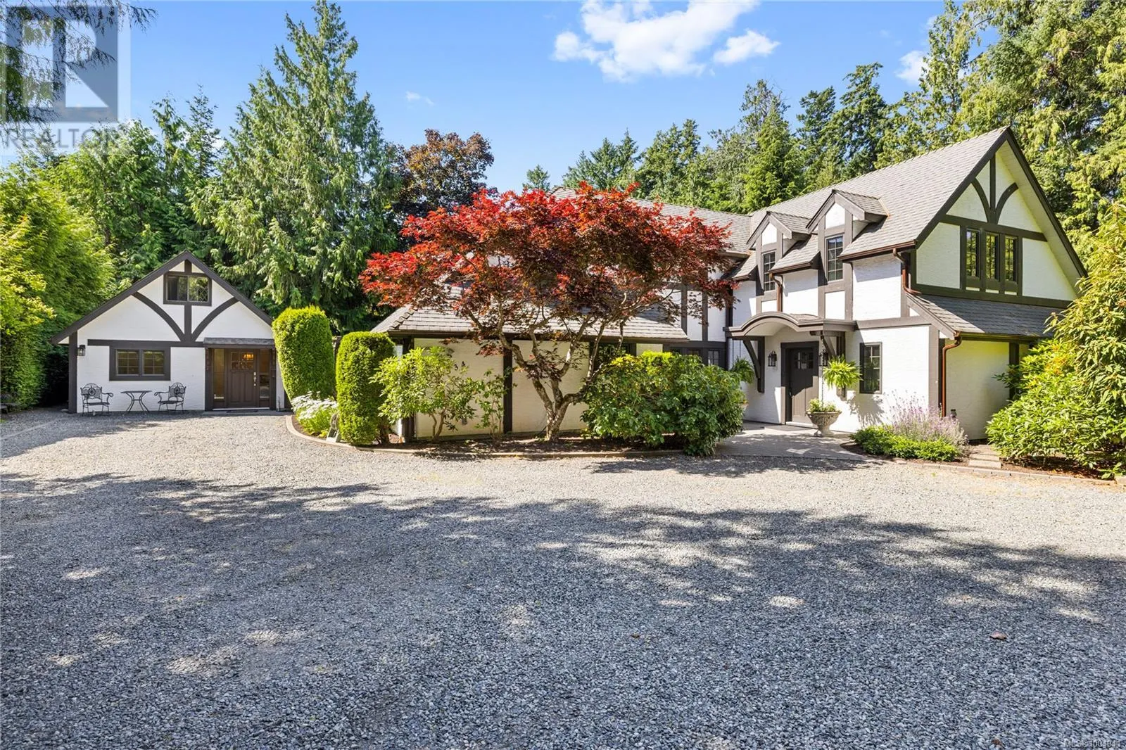 2534 Island Hwy W