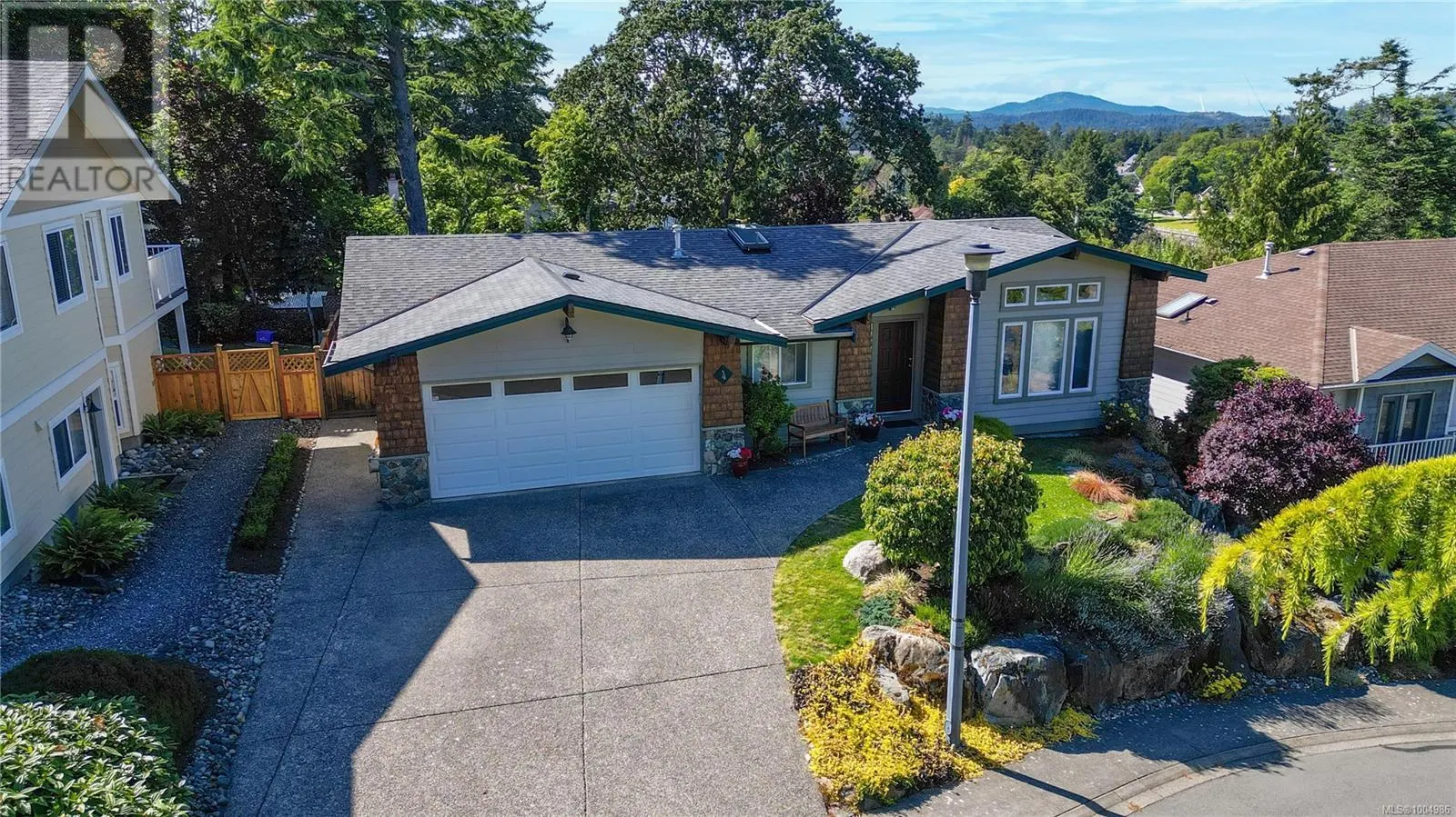 4 915 Glen Vale Rd