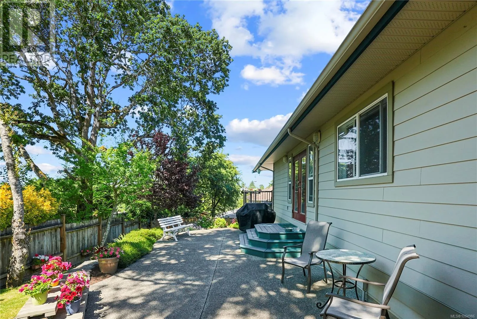 4 915 Glen Vale Rd