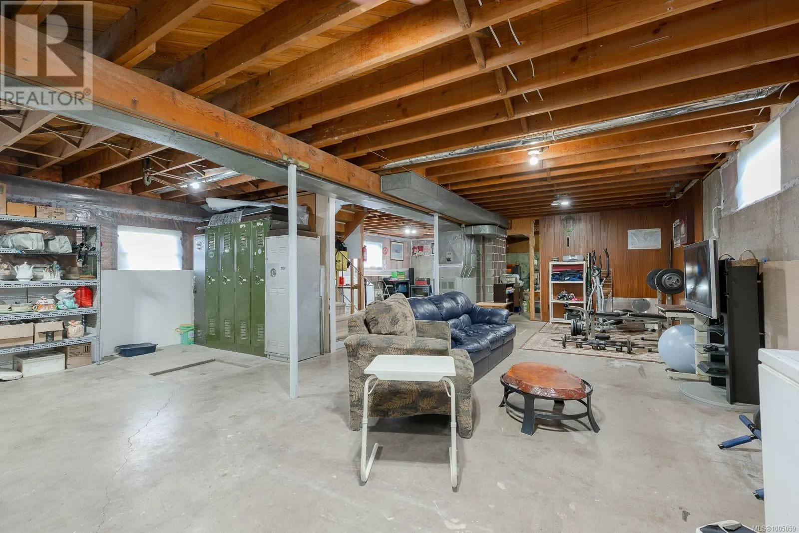 4950 John St
