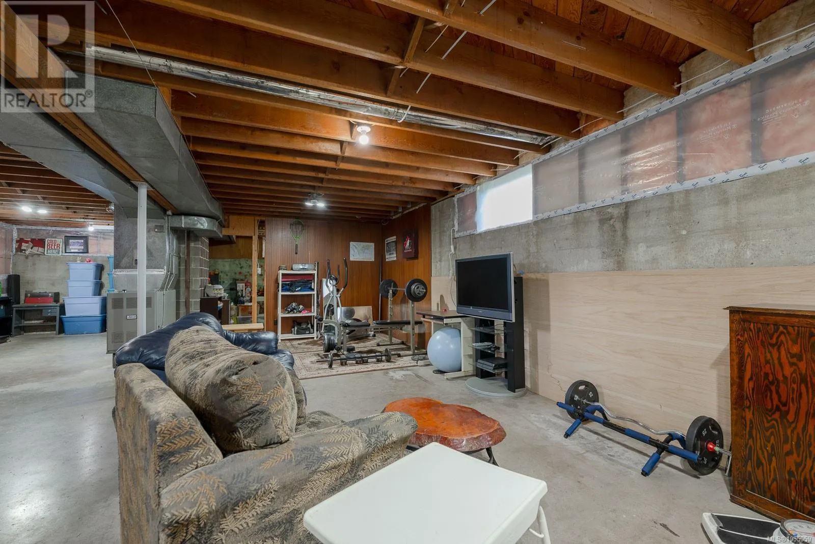 4950 John St