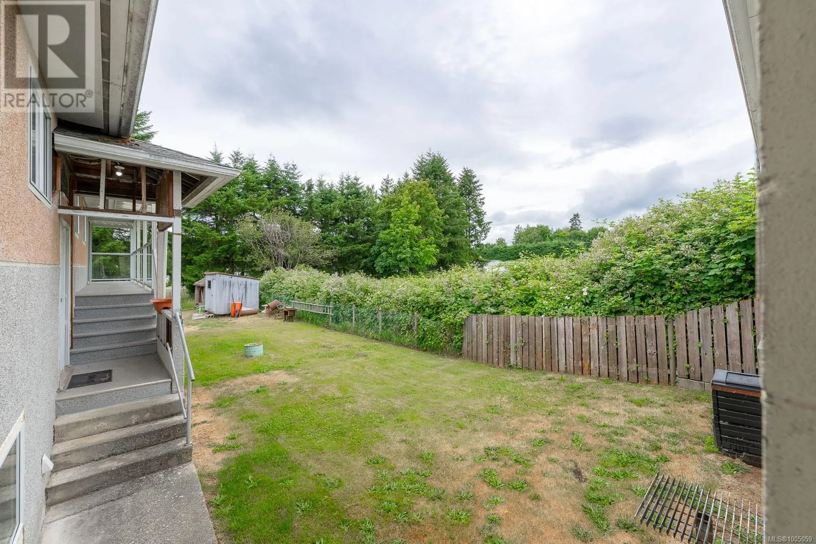 4950 John St