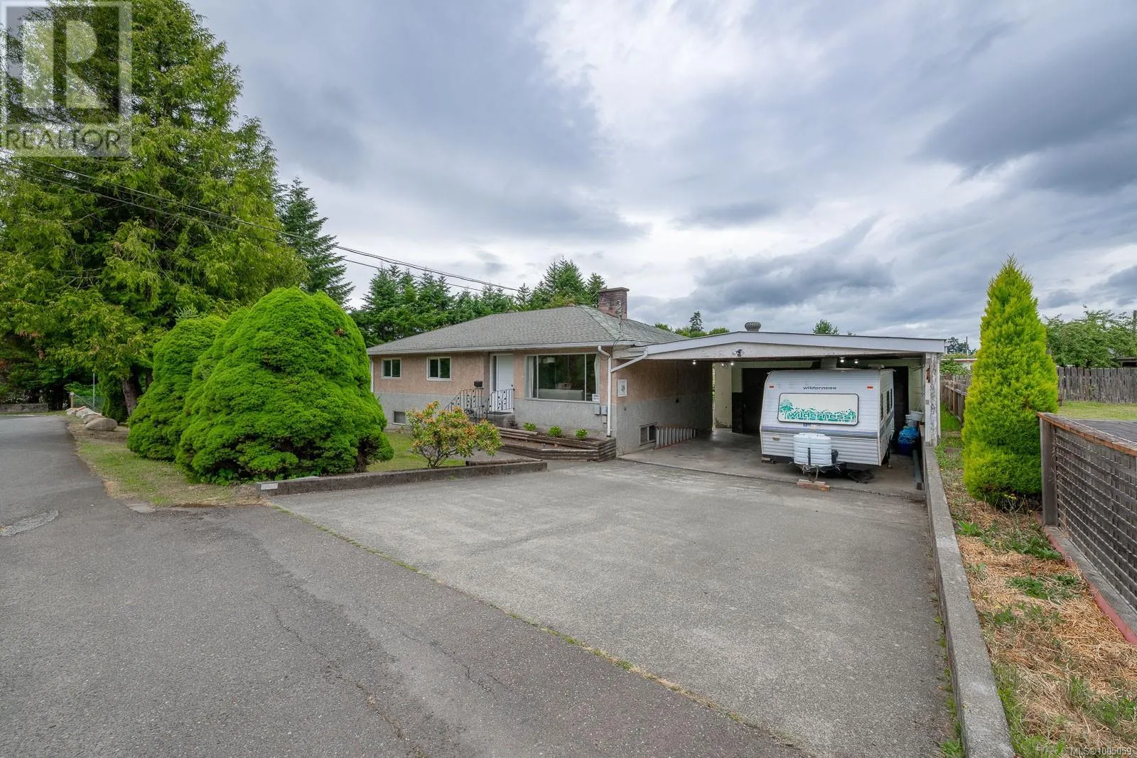 4950 John St