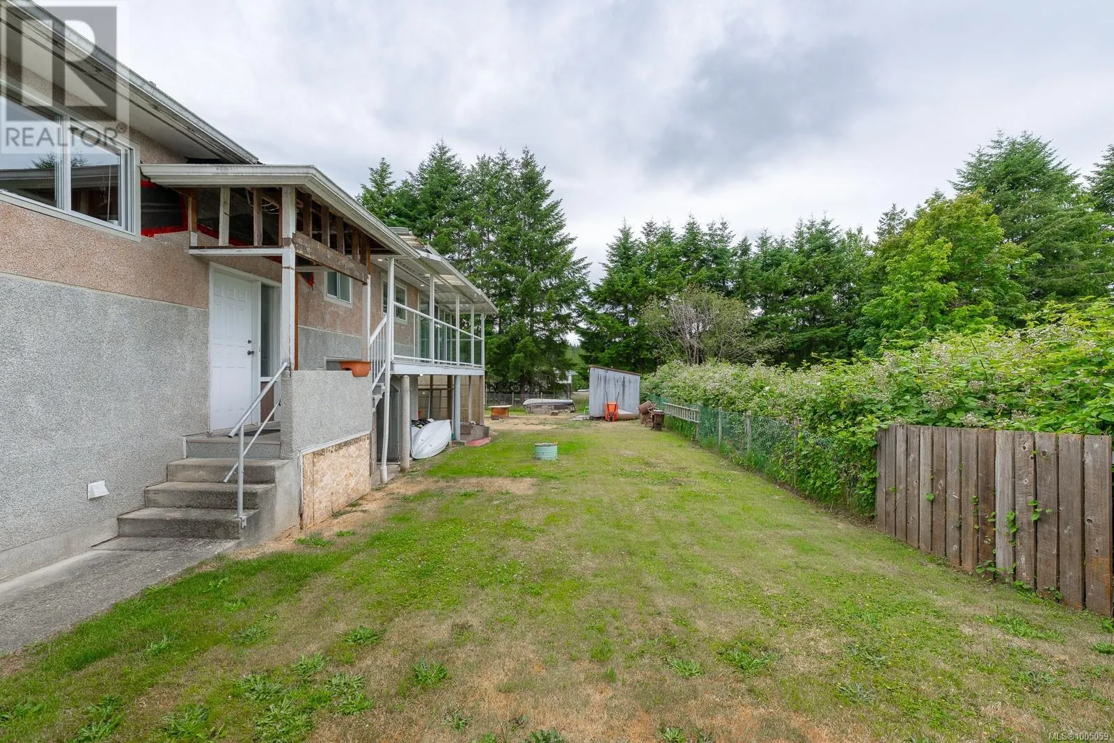 4950 John St
