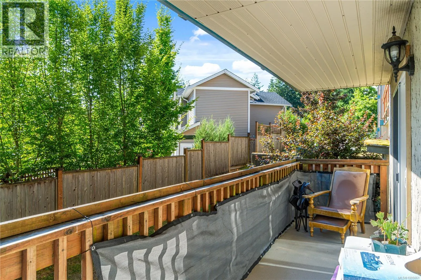 207 4728 Uplands Dr