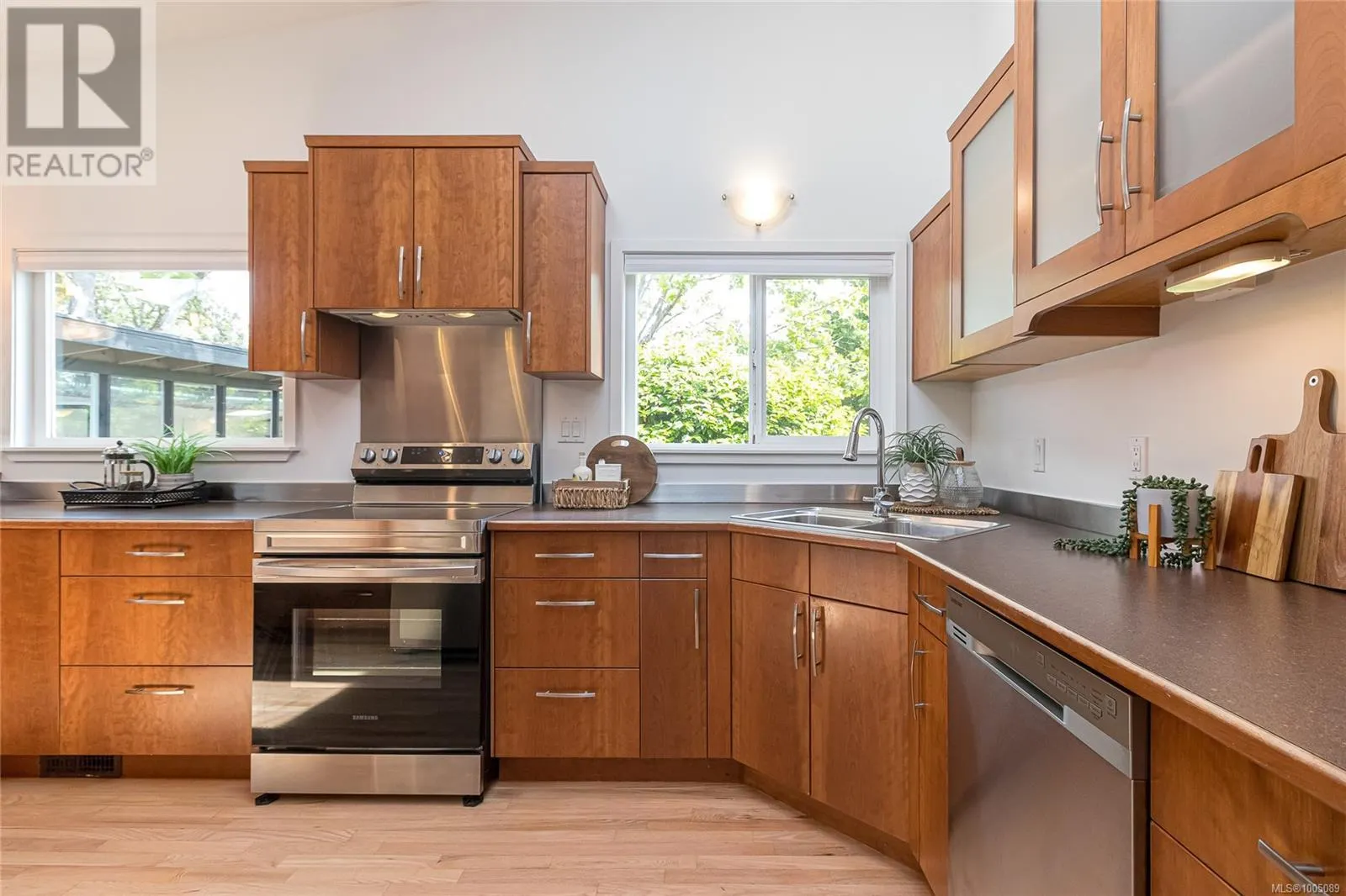 3515 Cardiff Pl
