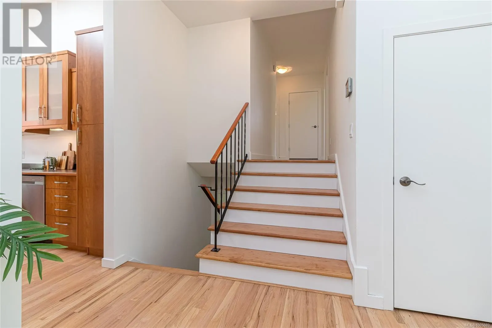 3515 Cardiff Pl