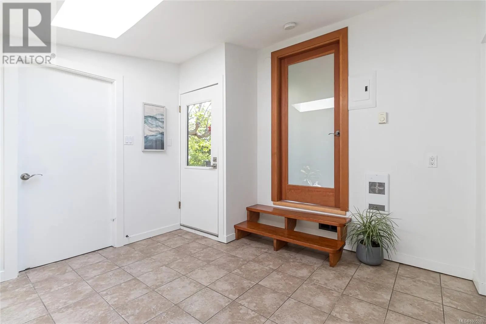 3515 Cardiff Pl