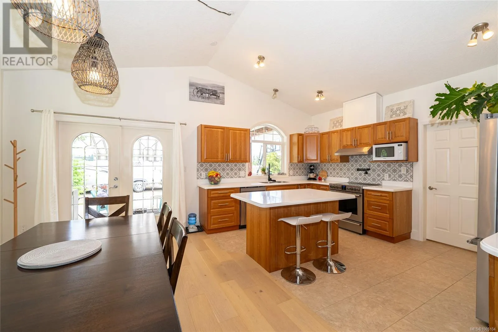 1185 Hutchinson Rd