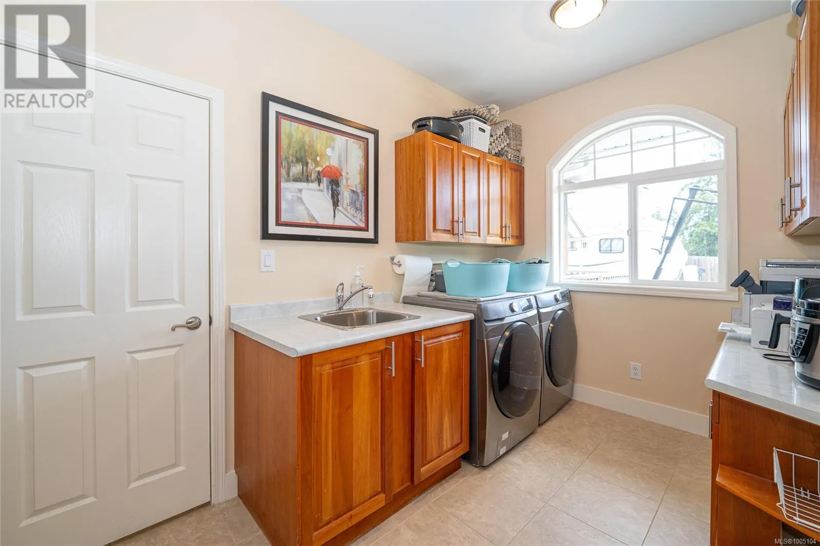 1185 Hutchinson Rd