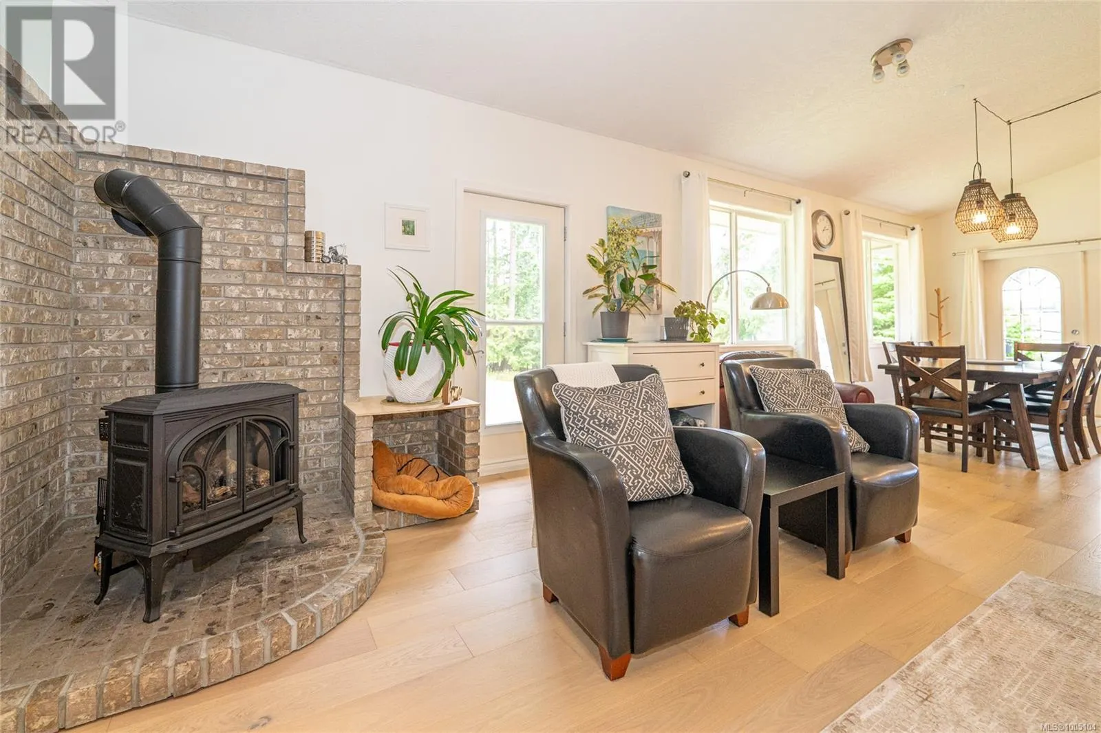 1185 Hutchinson Rd