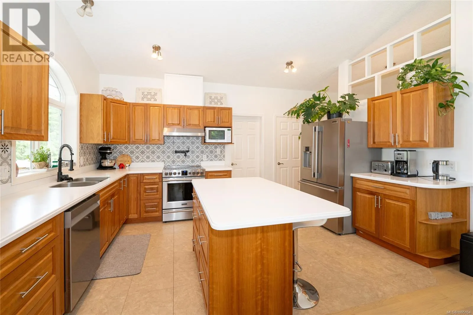 1185 Hutchinson Rd