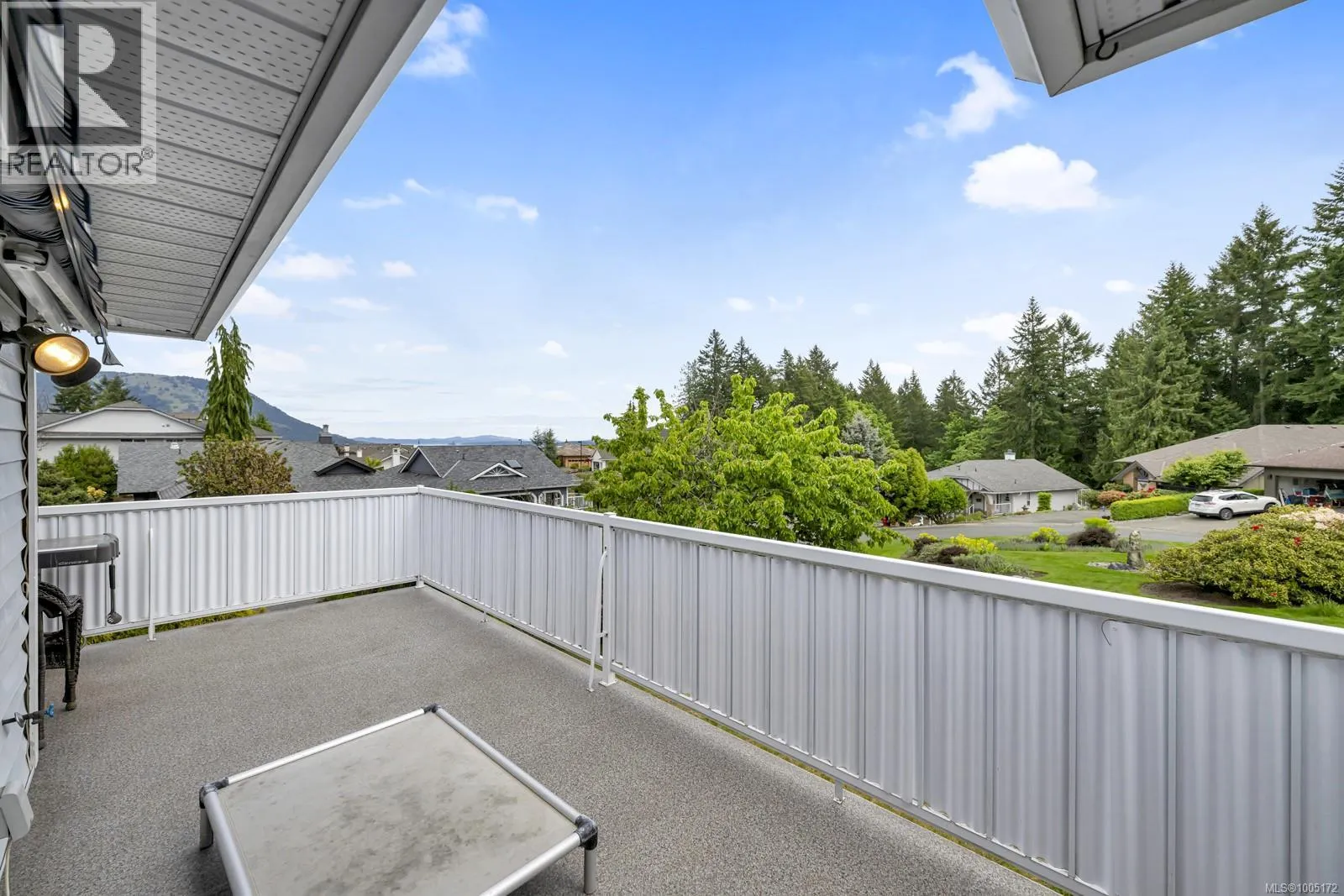 3601 Arbutus Dr N