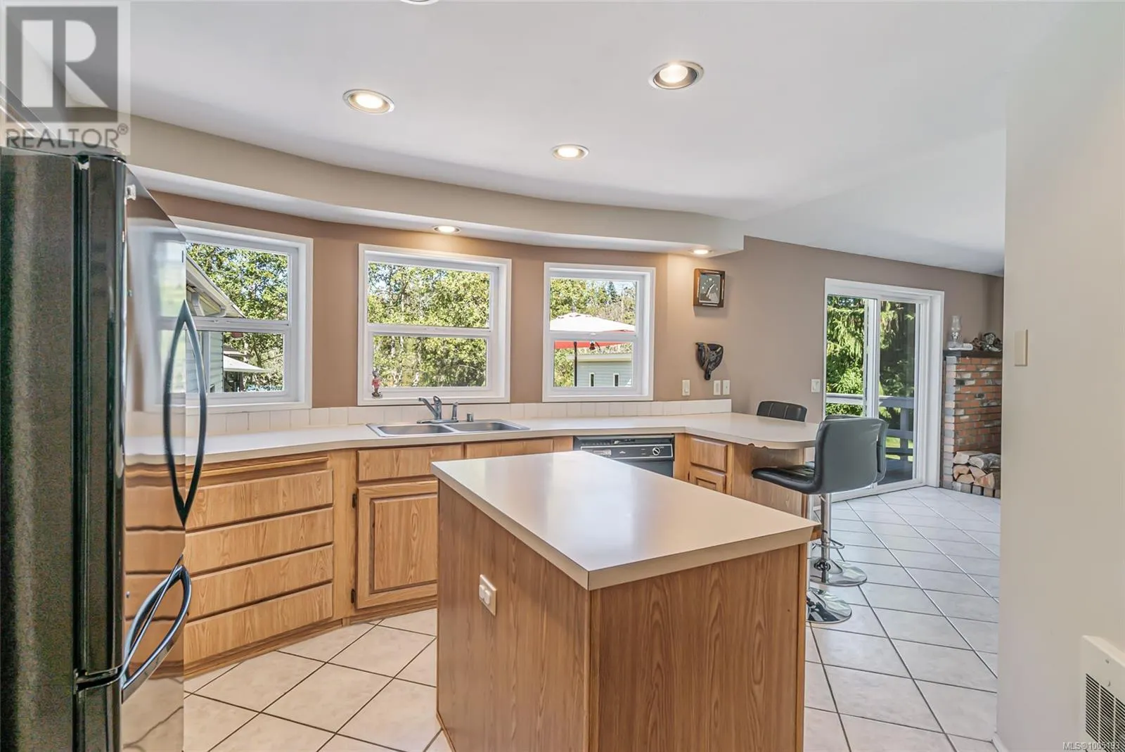 1122 Popham Rd