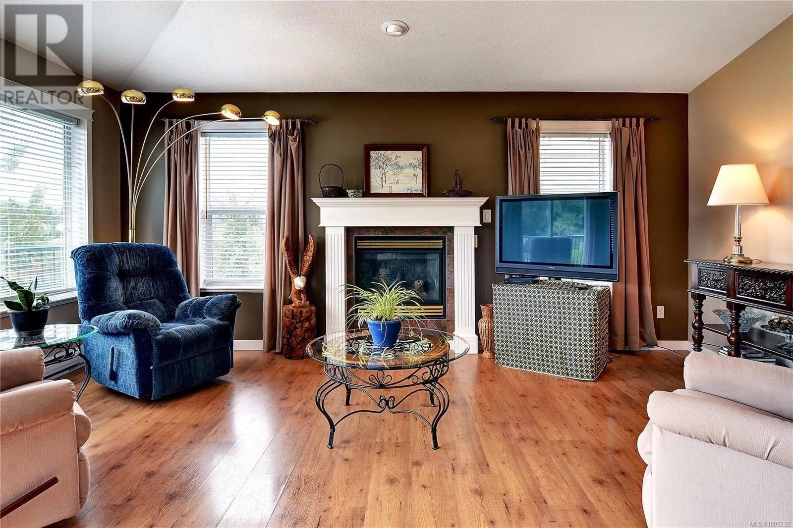 4837 Fairbrook Cres