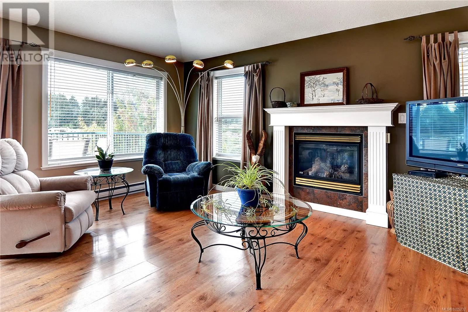 4837 Fairbrook Cres