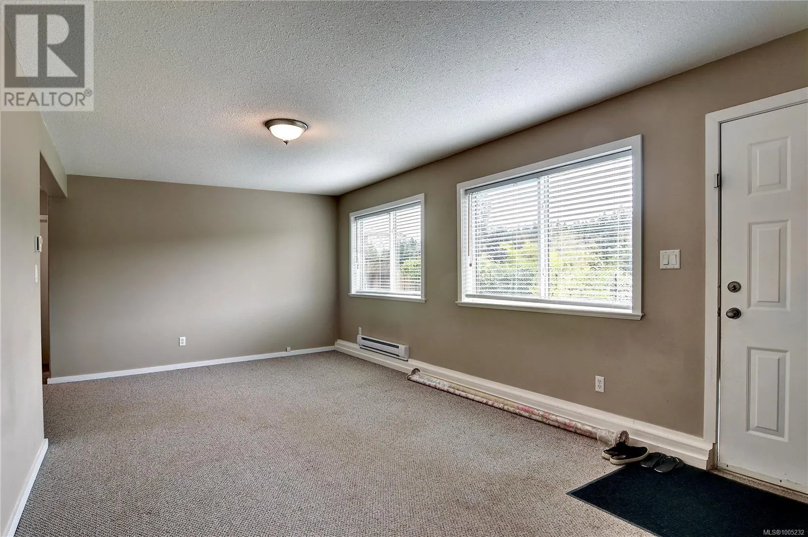 4837 Fairbrook Cres