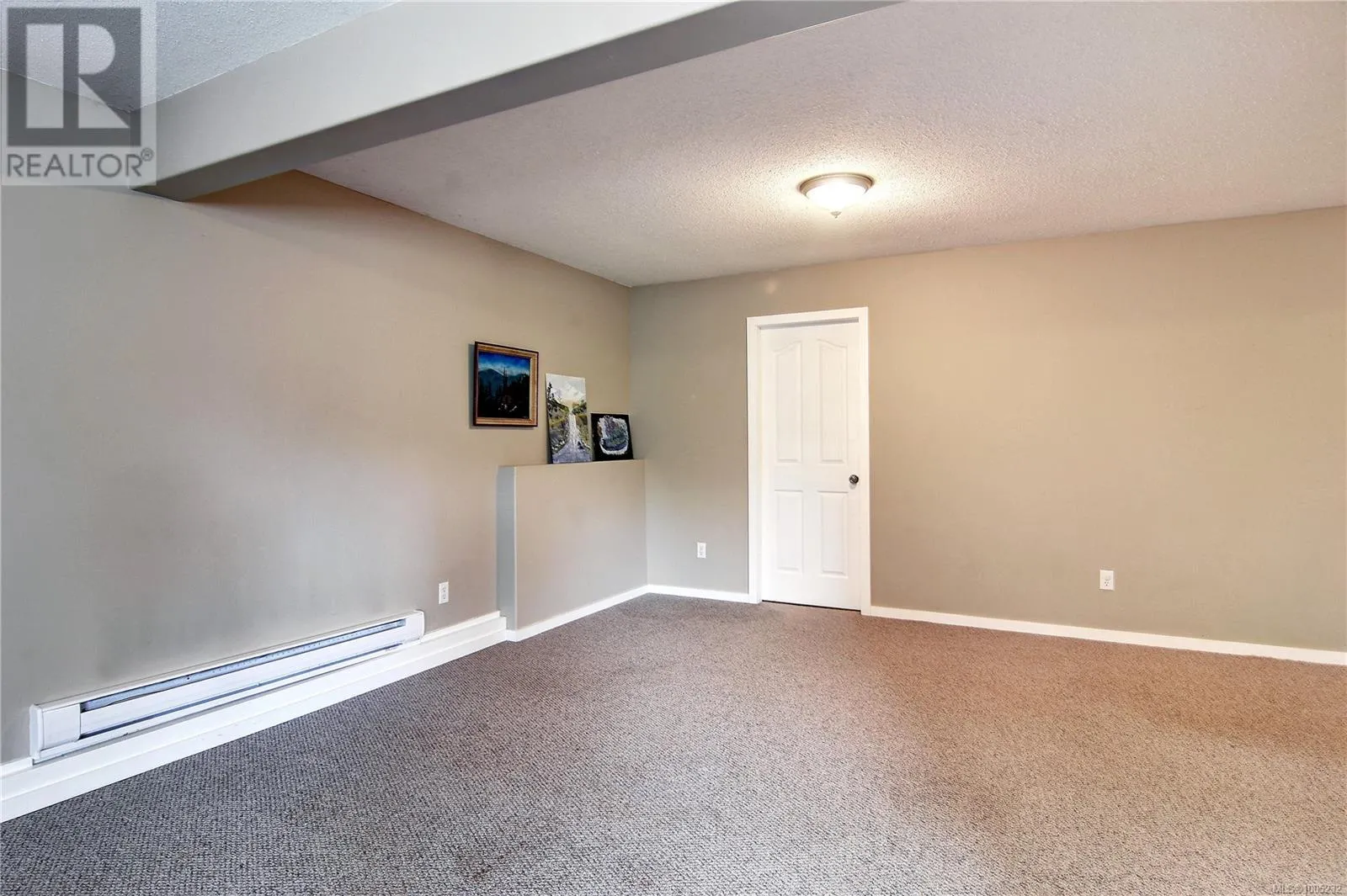4837 Fairbrook Cres