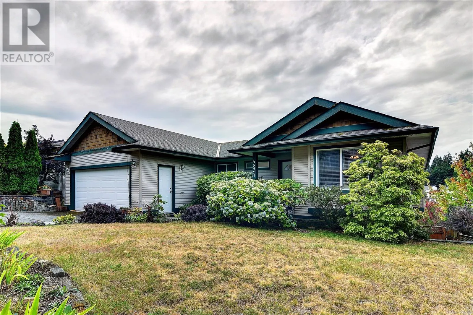 4837 Fairbrook Cres