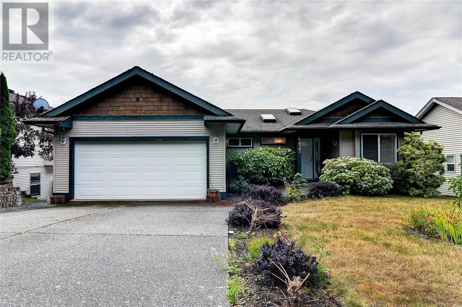 4837 Fairbrook Cres