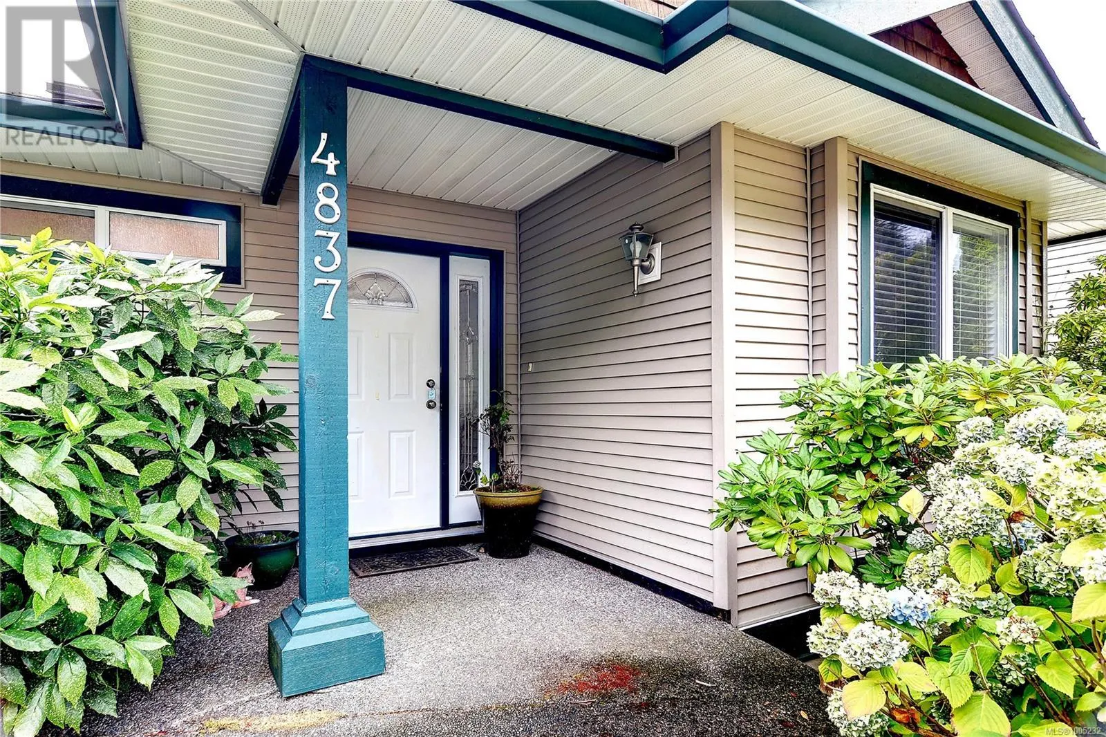 4837 Fairbrook Cres