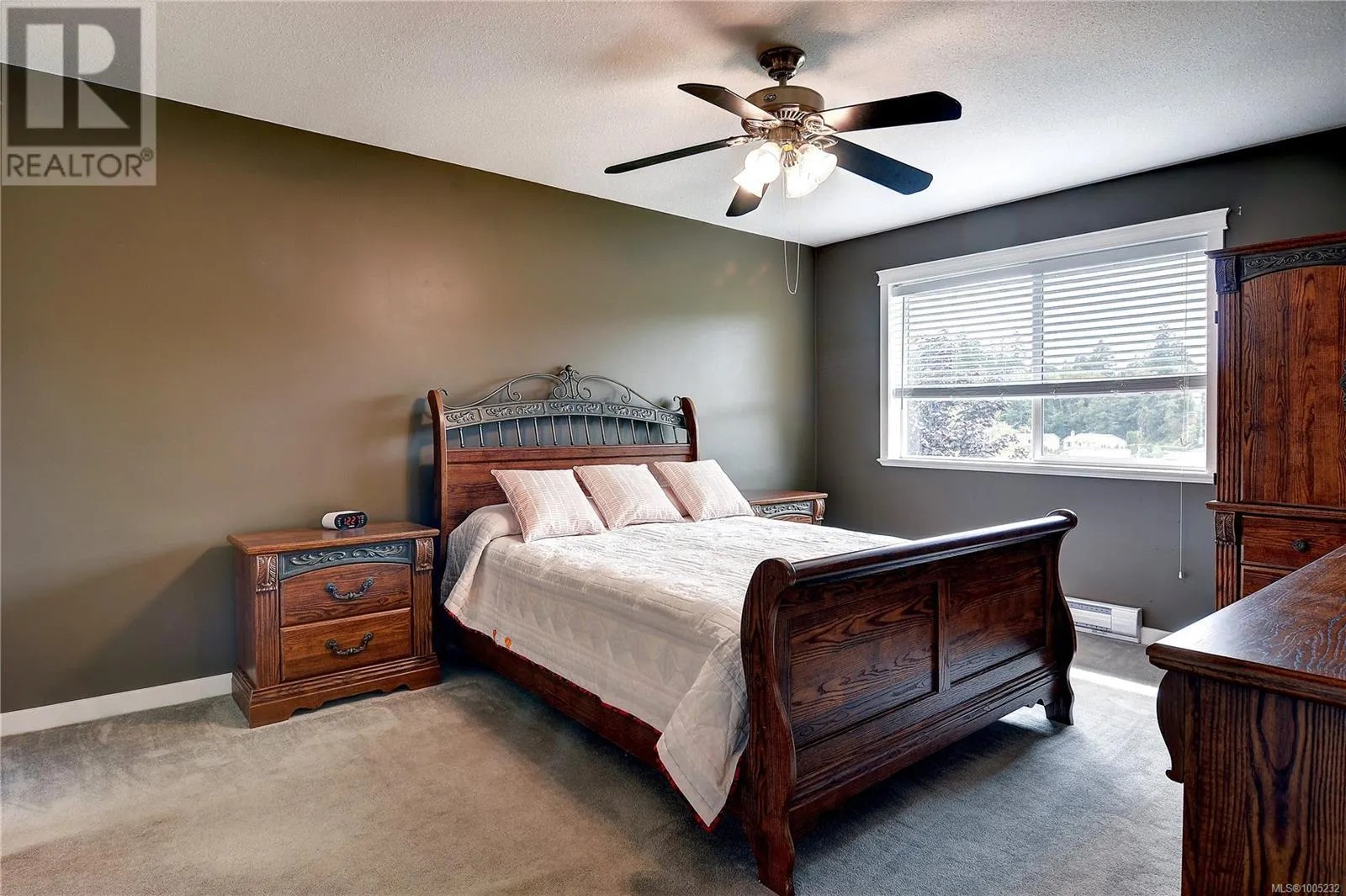 4837 Fairbrook Cres