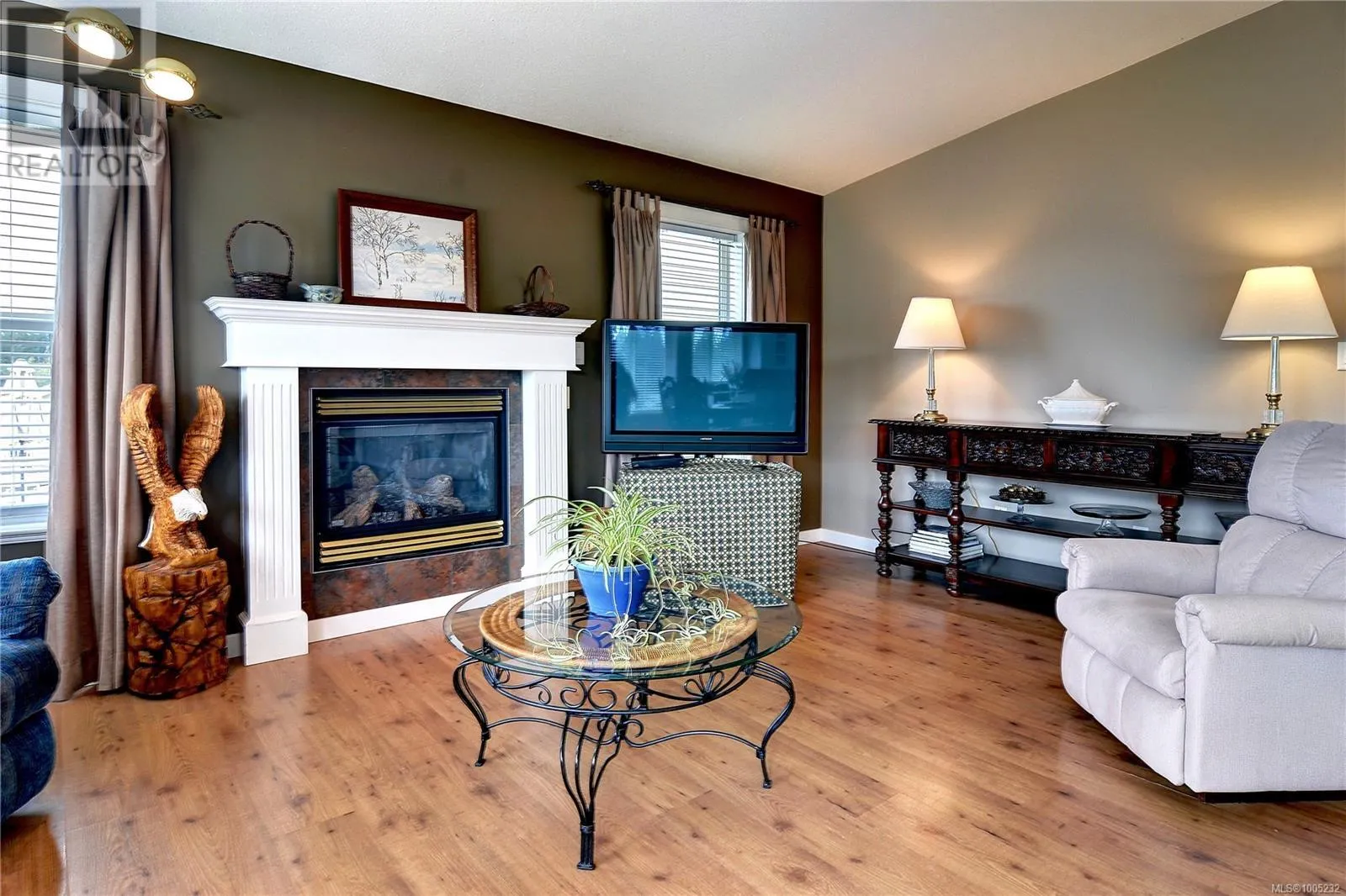 4837 Fairbrook Cres