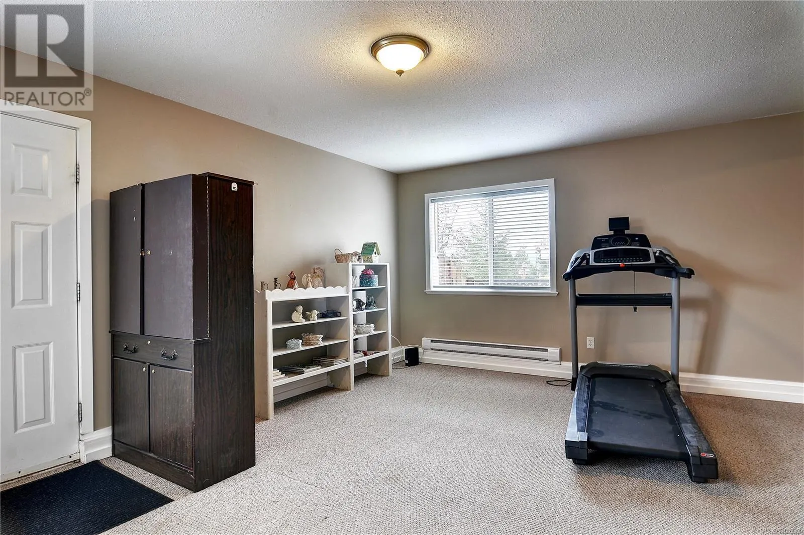 4837 Fairbrook Cres