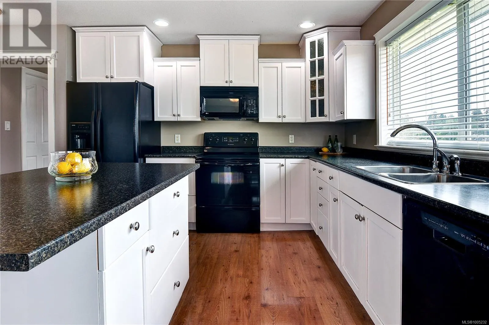 4837 Fairbrook Cres