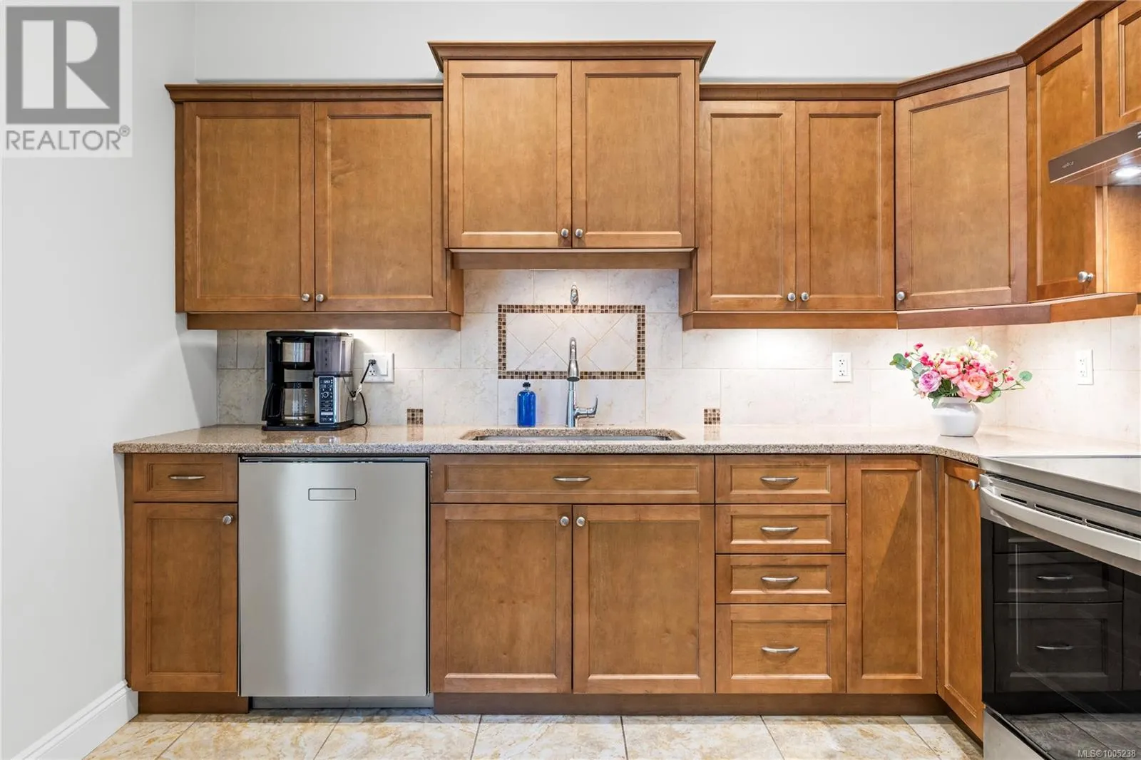 106 4745 Grandview Crt
