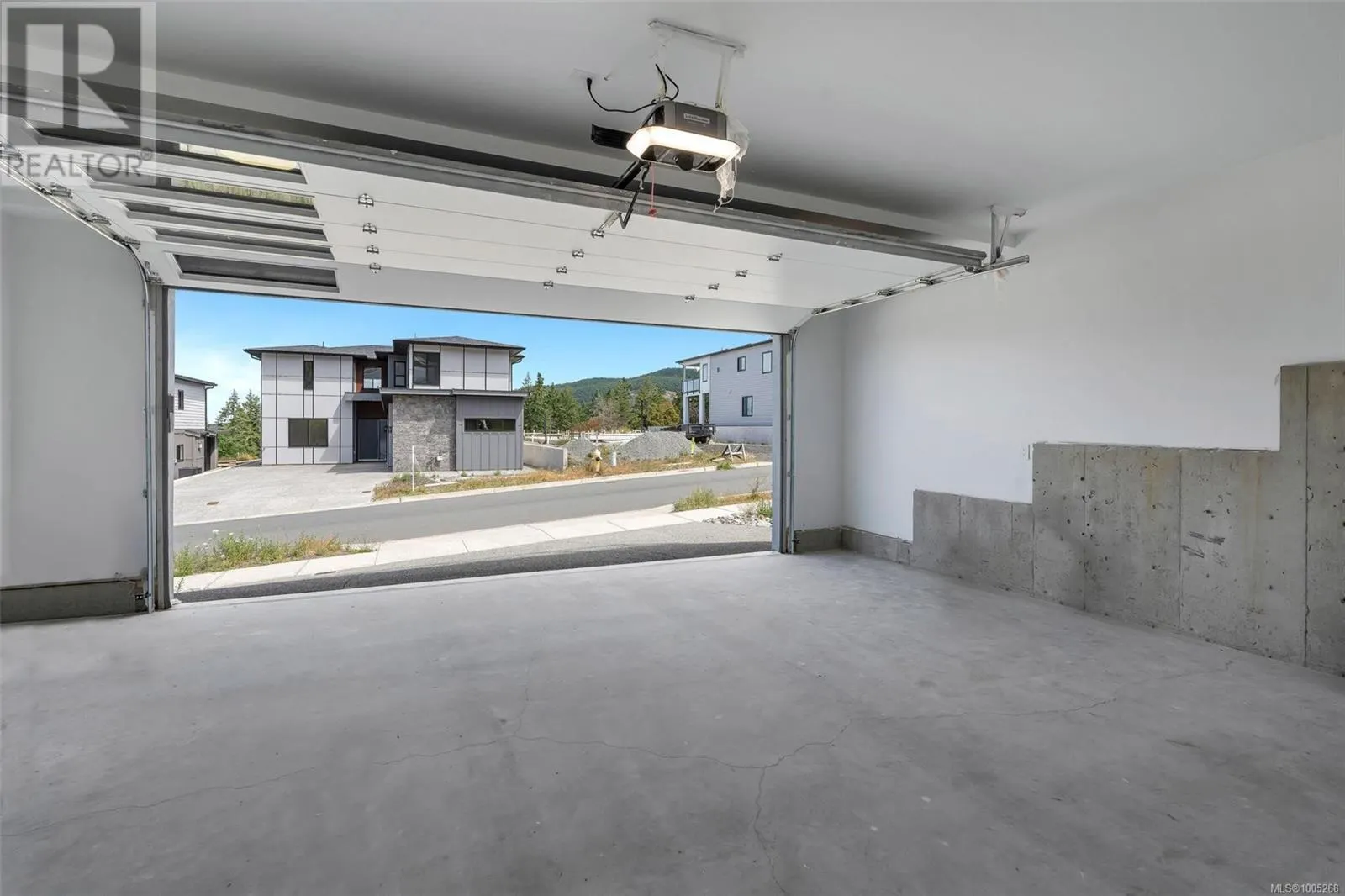 3321 Woodrush Dr