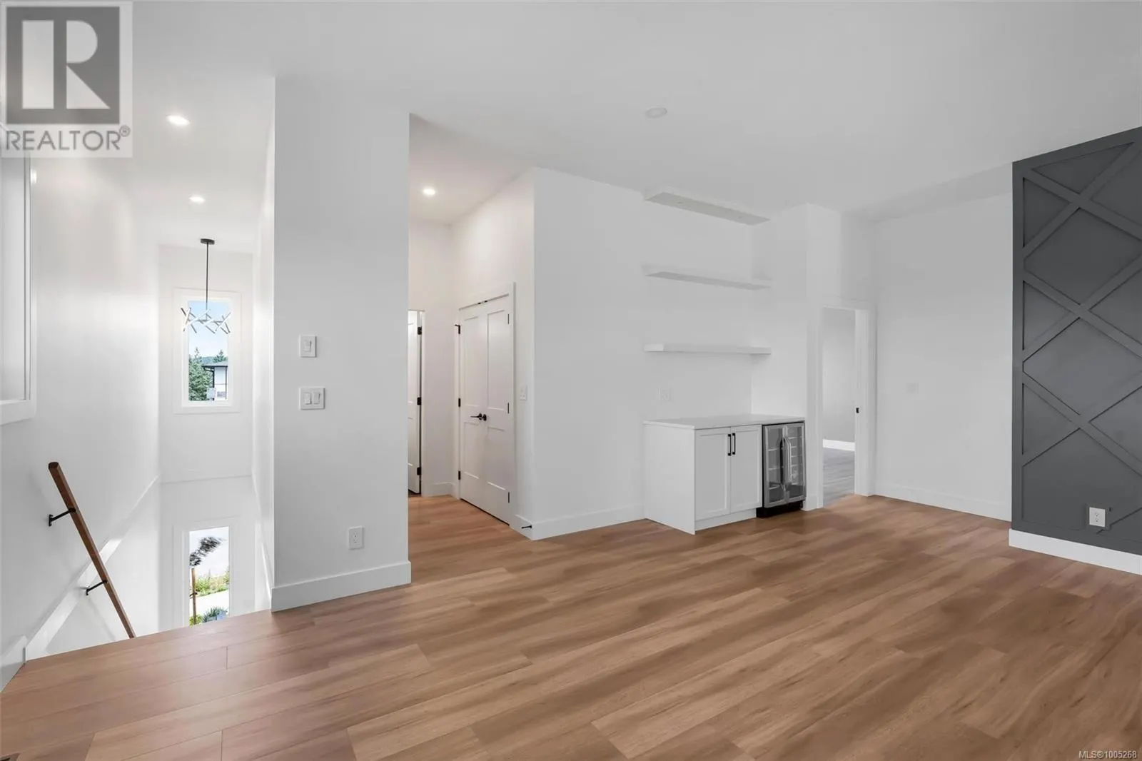 3321 Woodrush Dr