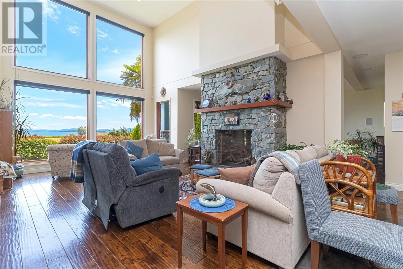 7014 Beach View Crt