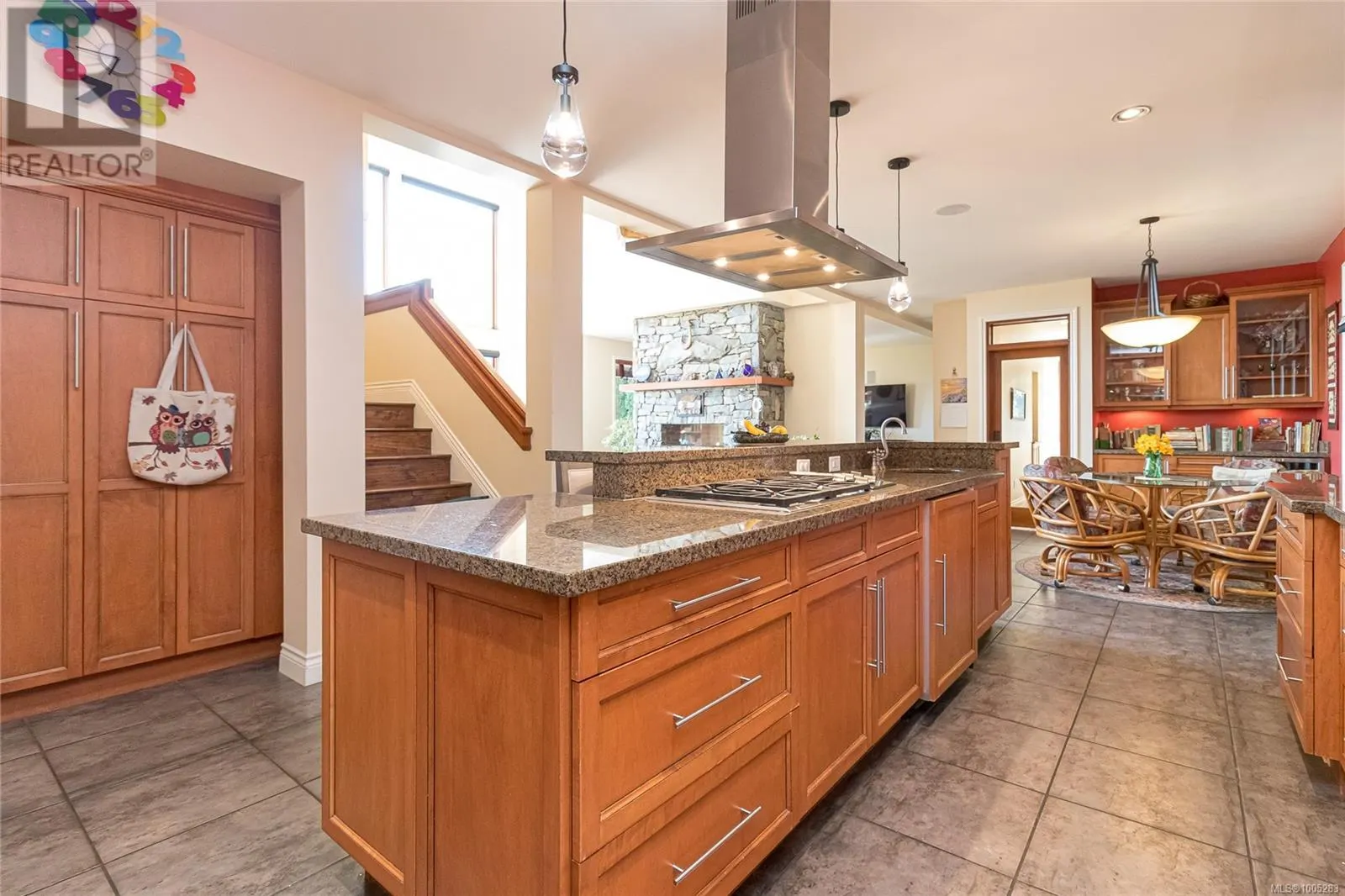 7014 Beach View Crt