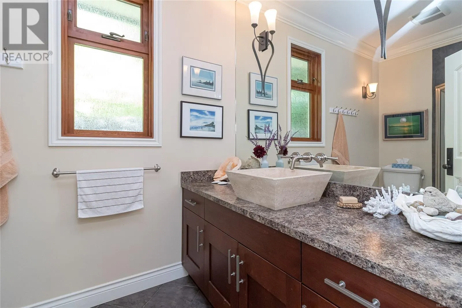 7014 Beach View Crt