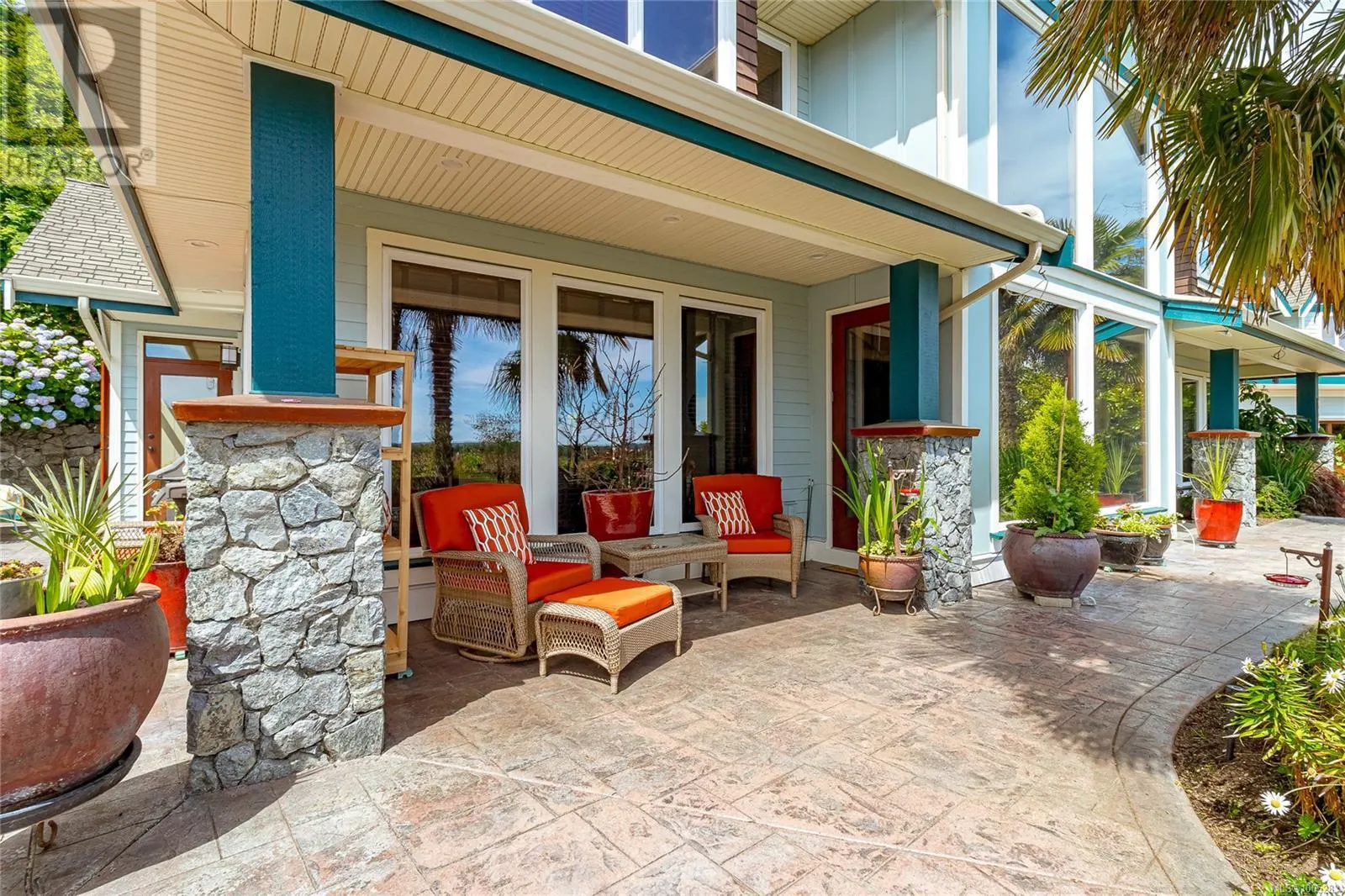 7014 Beach View Crt