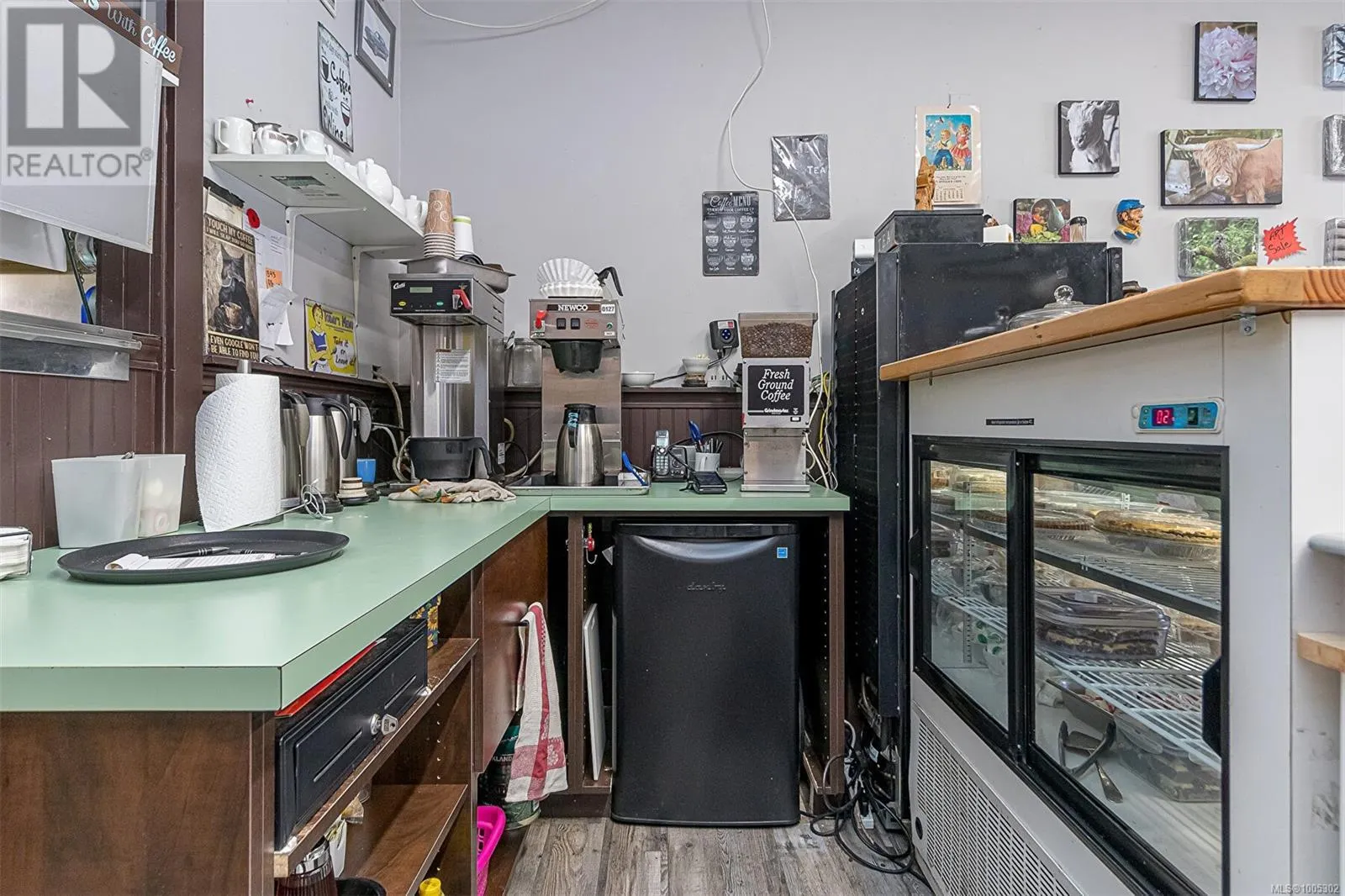 3 1343 Alberni Hwy