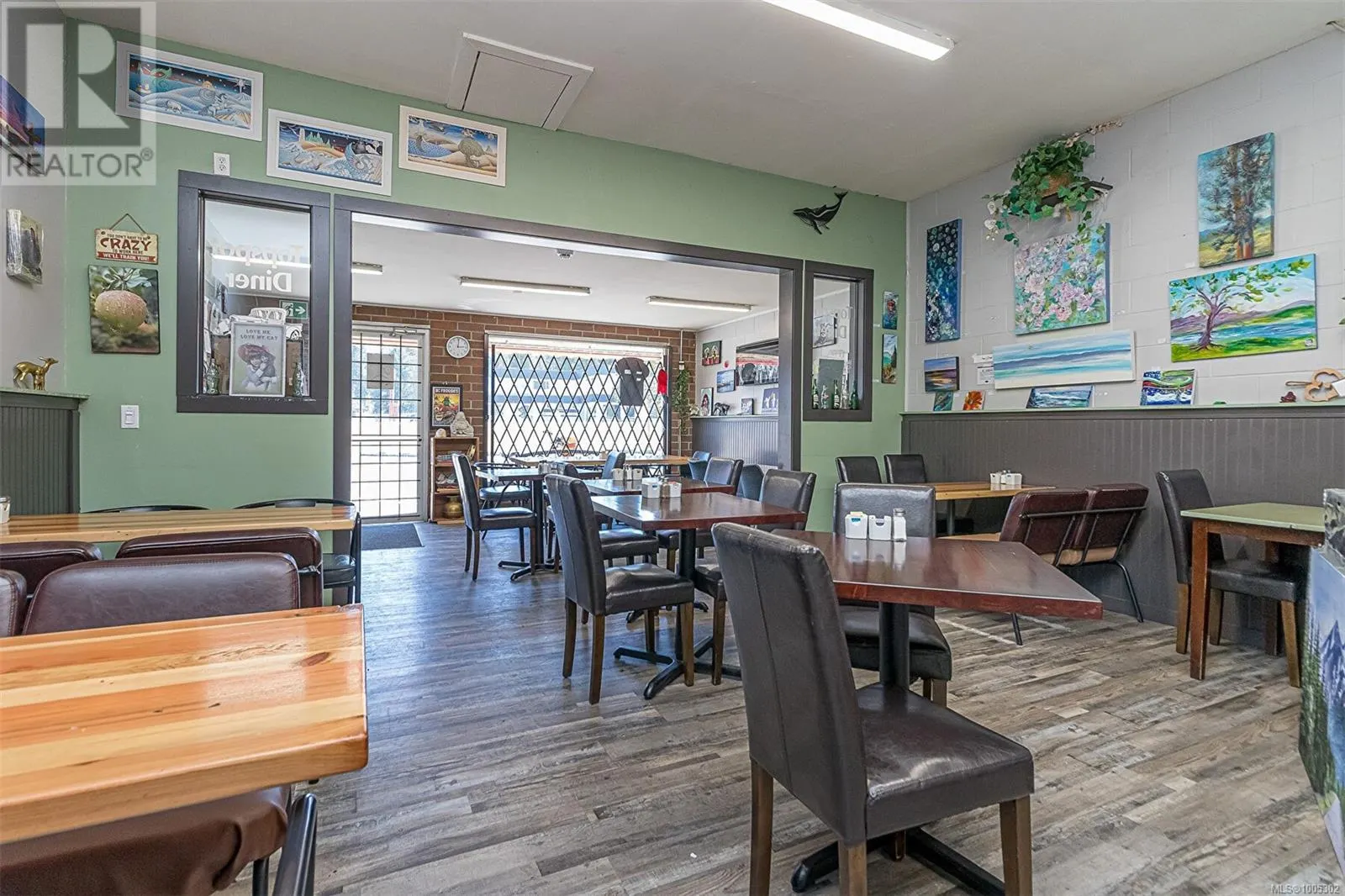 3 1343 Alberni Hwy