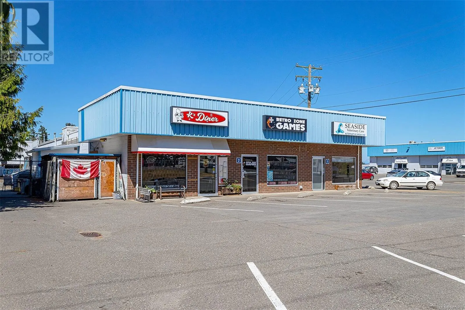 3 1343 Alberni Hwy