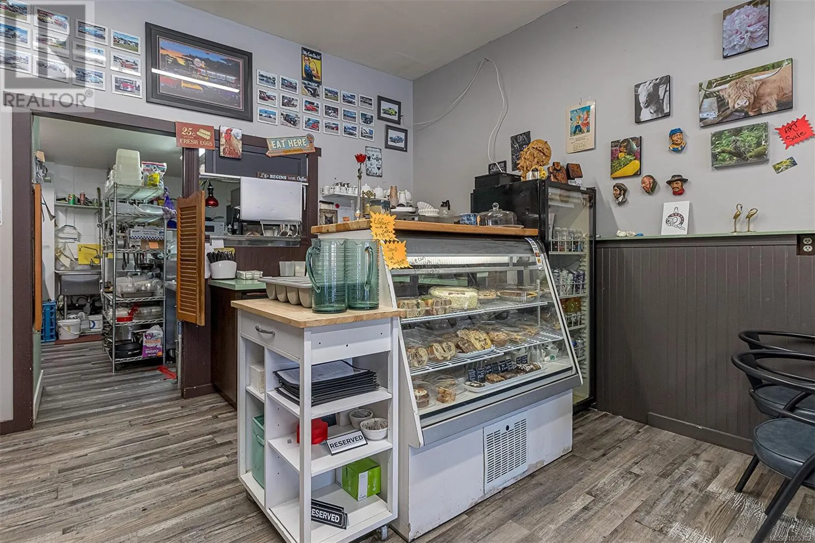 3 1343 Alberni Hwy