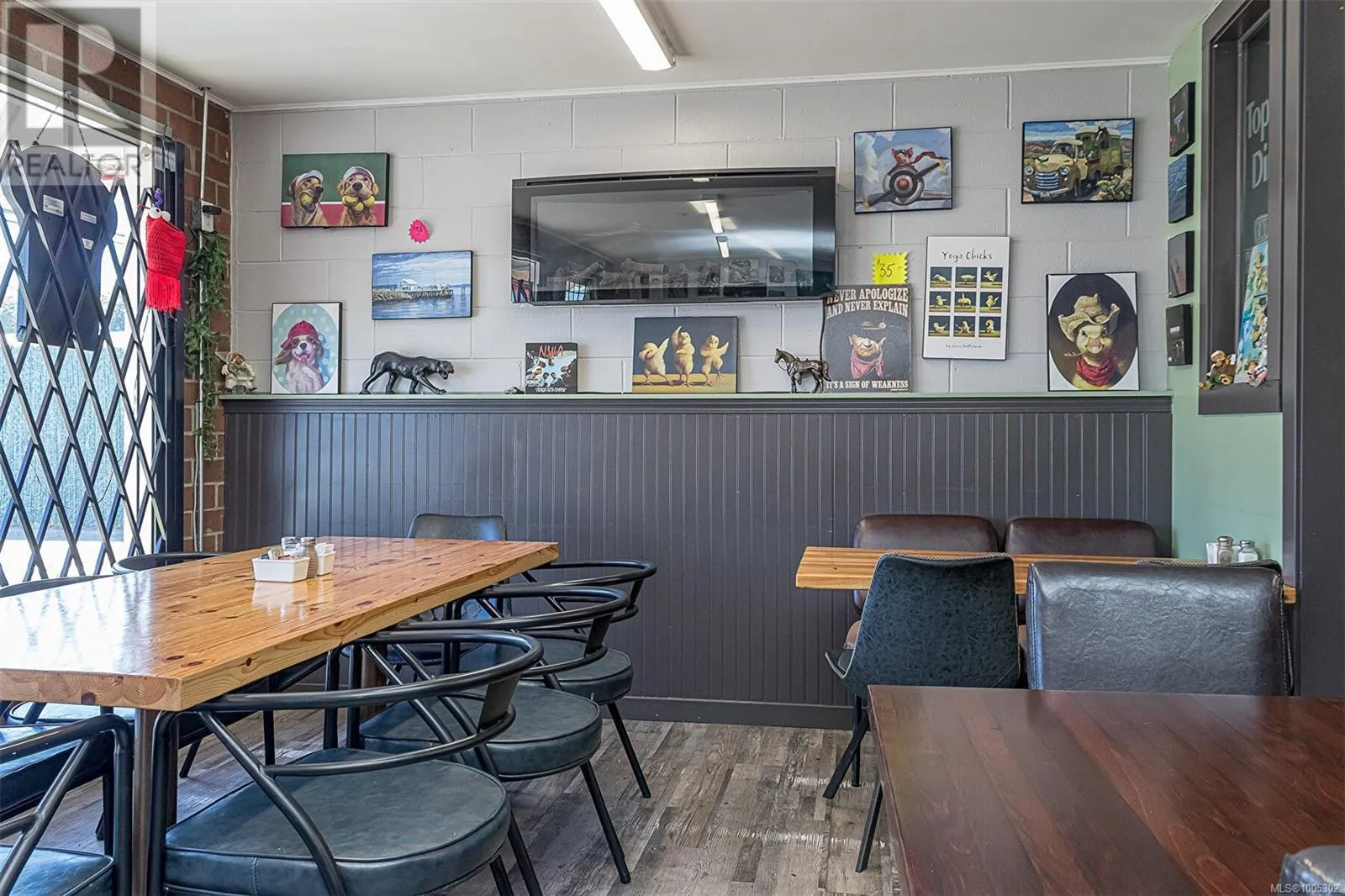 3 1343 Alberni Hwy