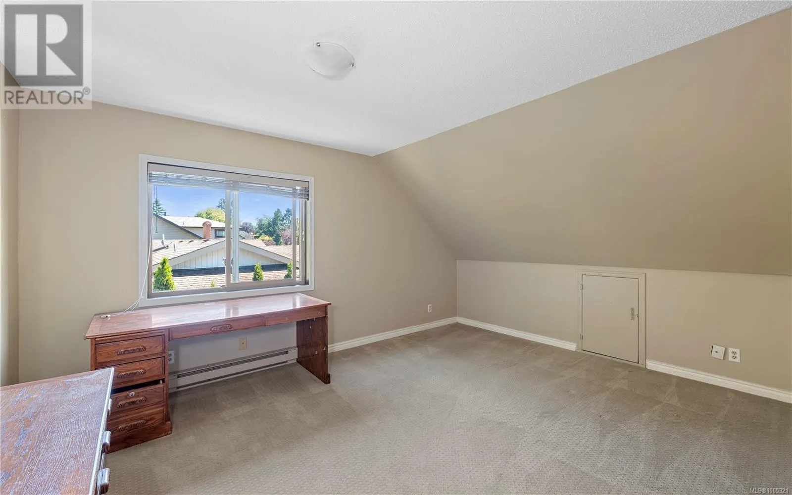 3152 Wessex Close