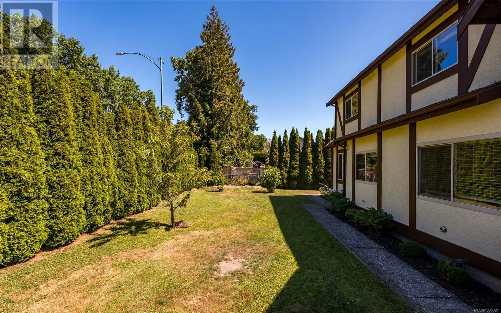 3152 Wessex Close