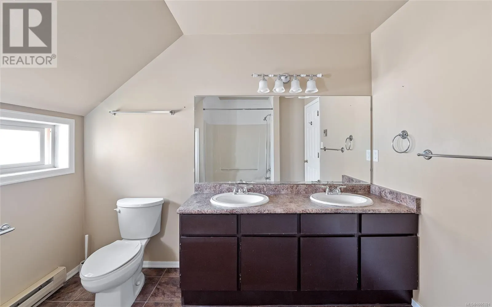 3152 Wessex Close