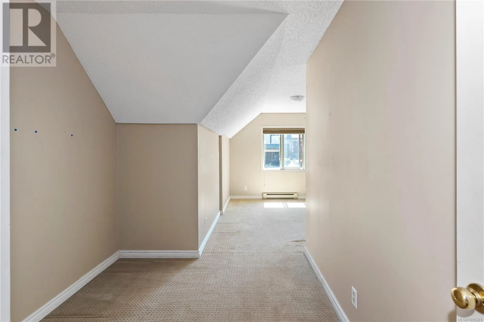 3152 Wessex Close